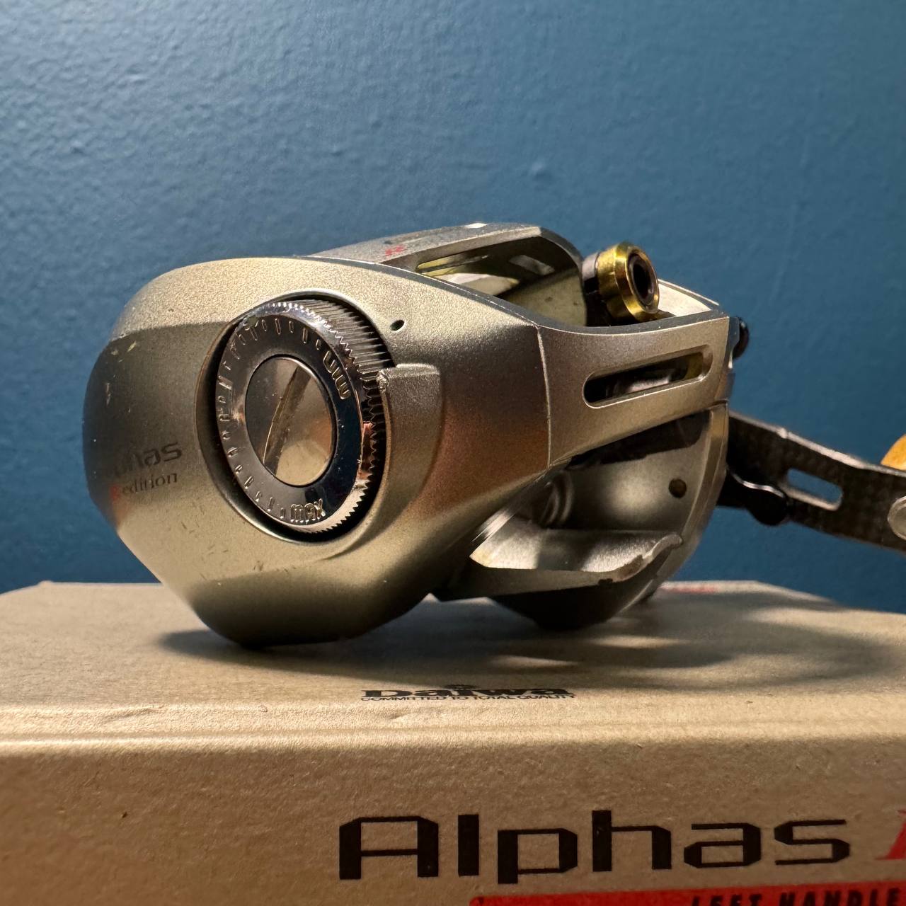 Preloved item - Daiwa Alphas R-Edition 103L Left Handle